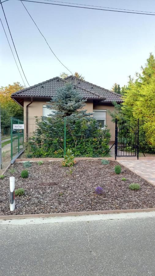 Golden Apartman Orosháza Exterior foto